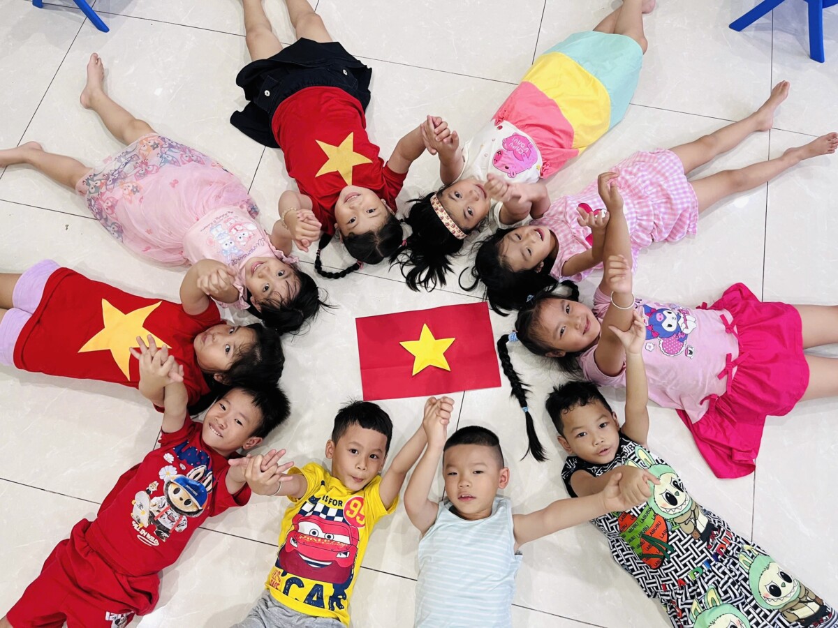 Học tiếng Anh tại nhà cho bé