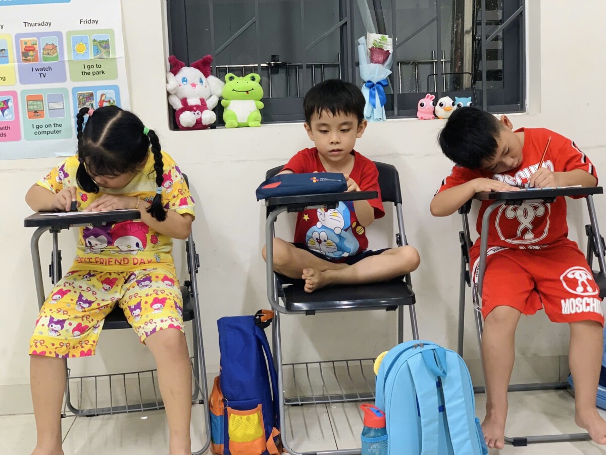 rèn kỹ năng viết tiếng Anh cho trẻ tại Ms Lucy's English