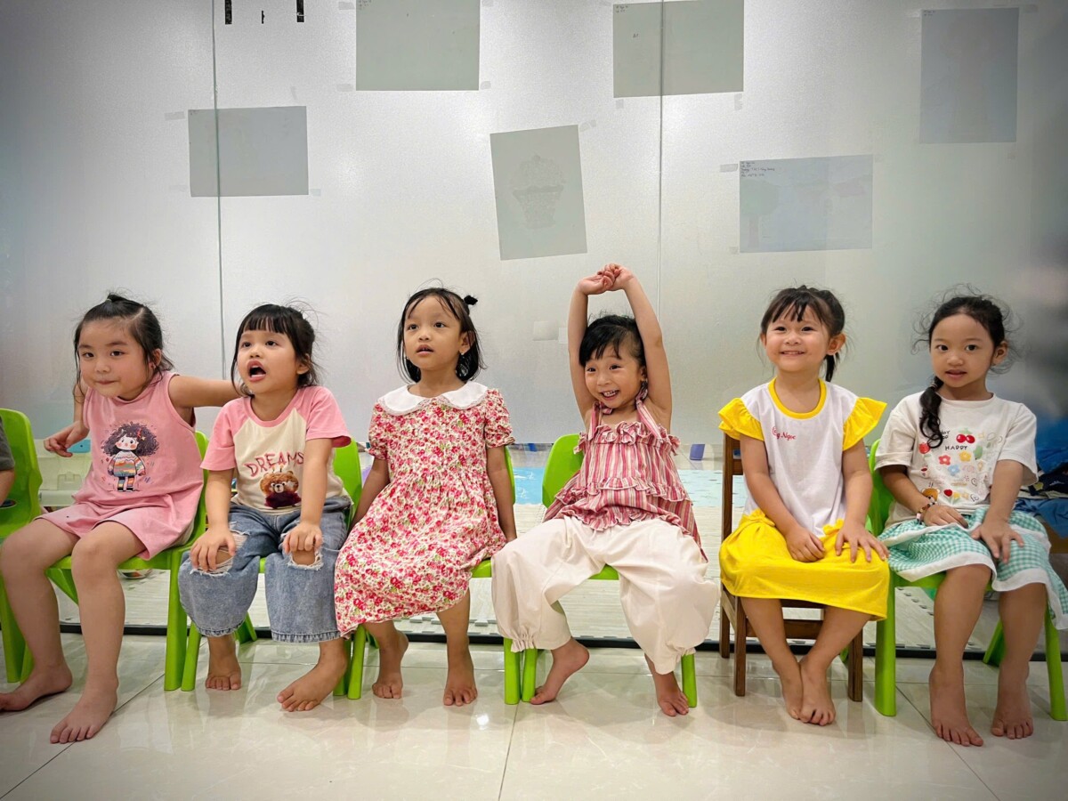 Lợi ích khi bé học tiếng anh sớm tại Ms Lucy's English