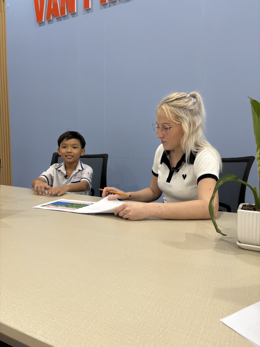 luyện phát âm tiếng Anh cho trẻ tại Ms Lucy's English