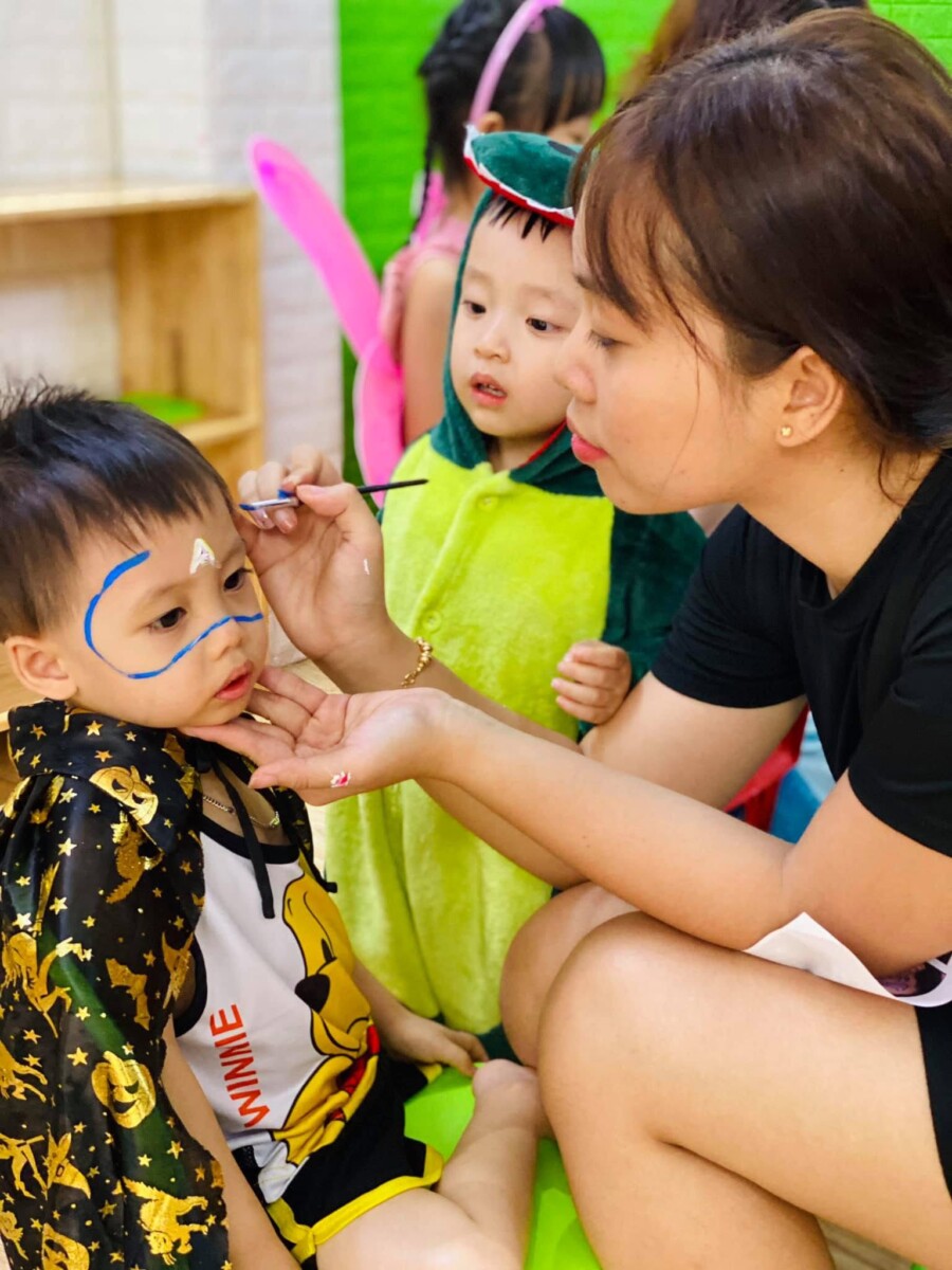 học tiếng Anh qua trò chơi Halloween