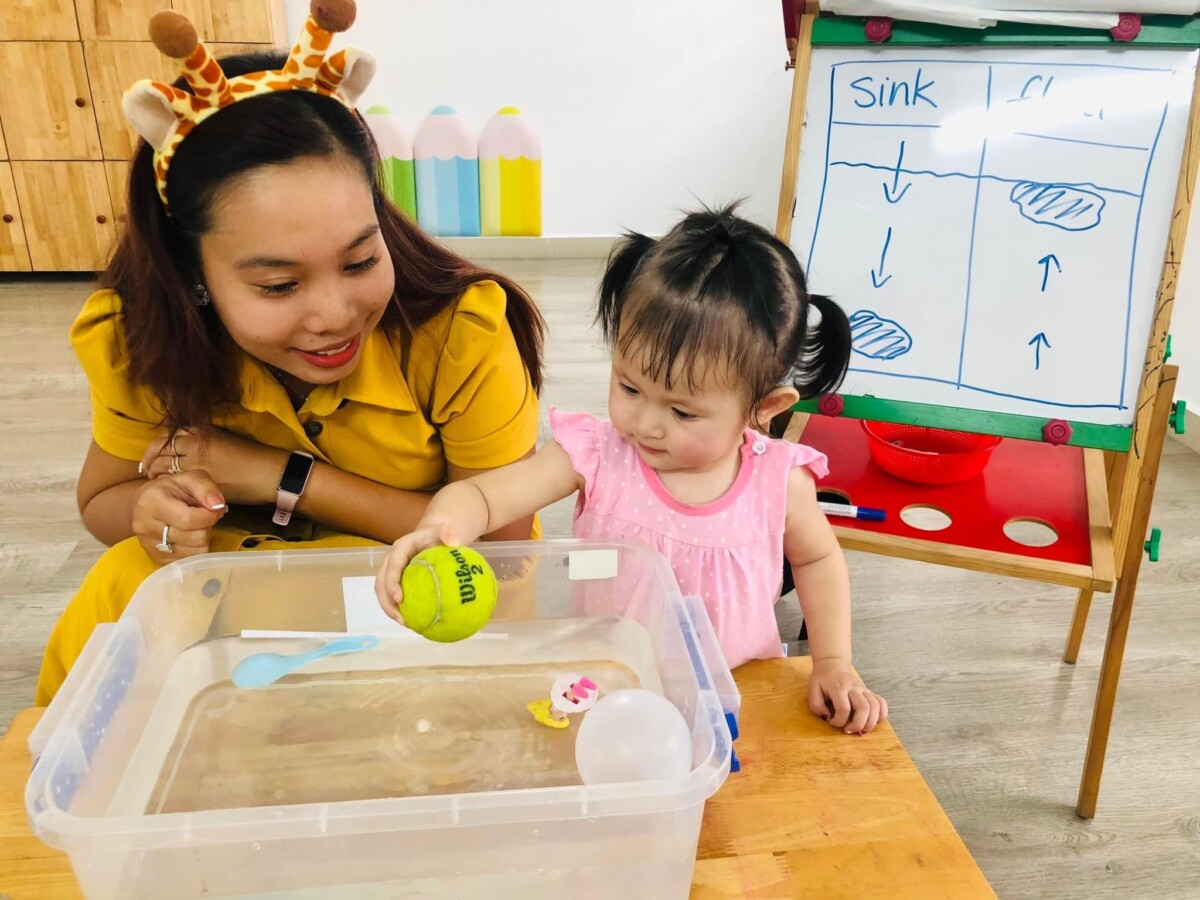 hoạt động học tiếng Anh cho bé tại nhà cùng Ms Lucy