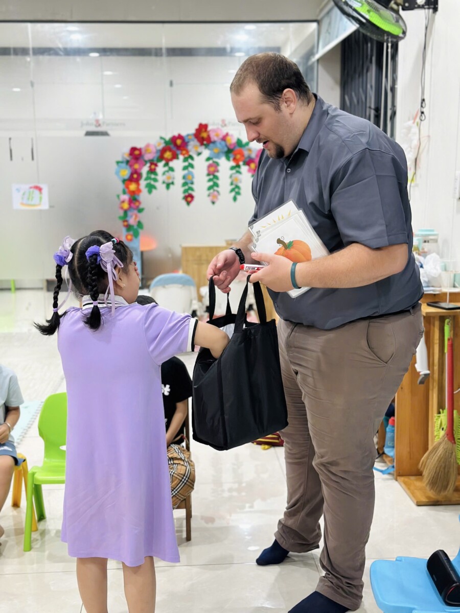 luyện viết tiếng Anh cho bé tại nhà